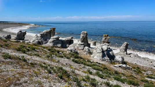 Bildet vise Langhammarsgubben helt nord på Fårö.